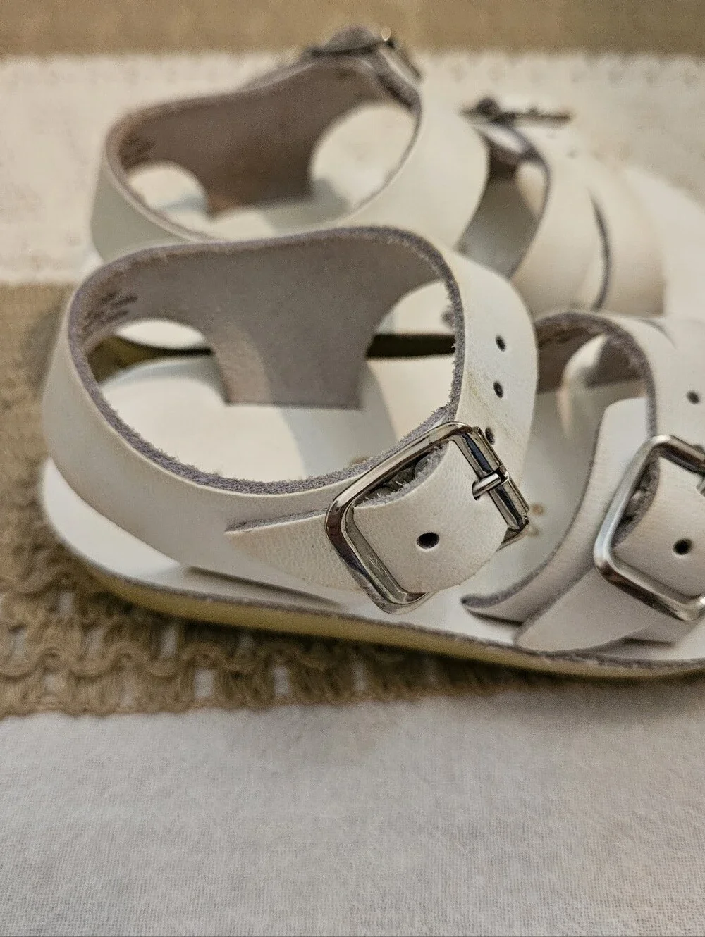 Sea Wees White Sandals | Size 3